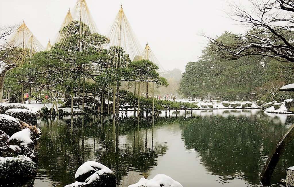 Guidee to Kenrokuen Garden