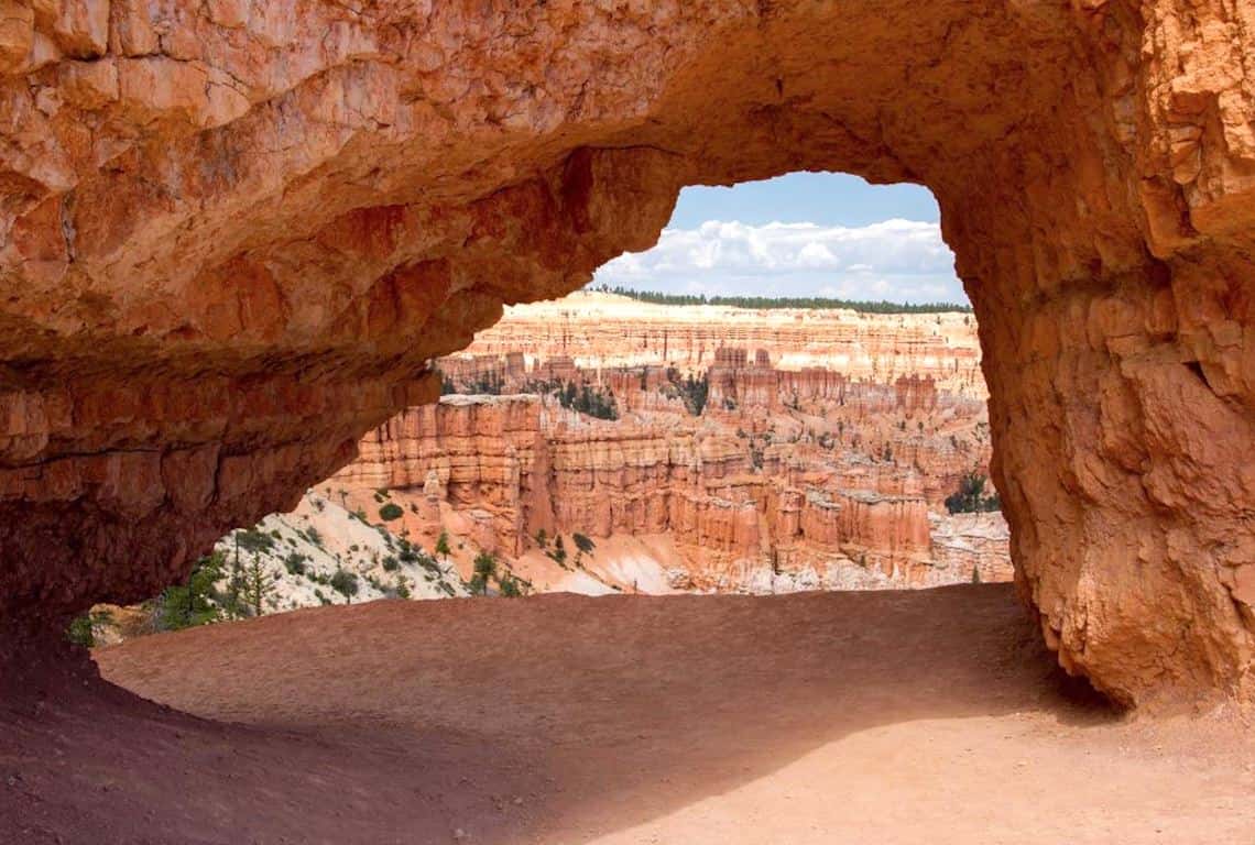 Peek-A-Boo Trail In Bryce Canyon