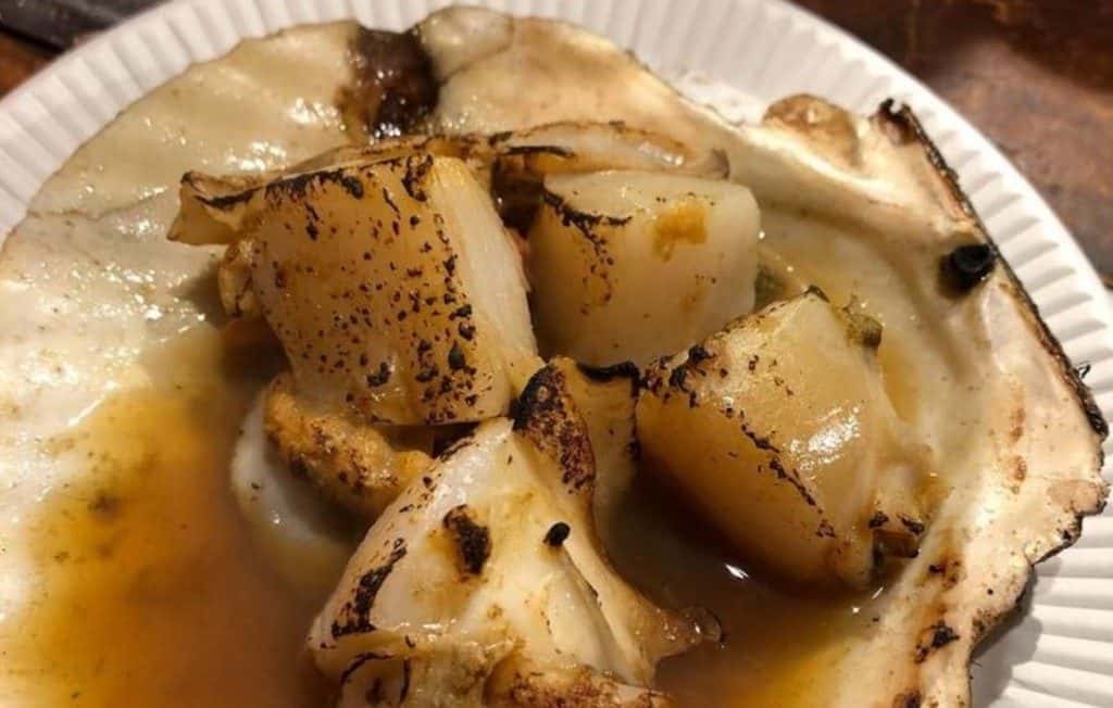 What to Eat at Osaka. Kuromon Market Grilled Scallops at Osaka Kuromon Market
