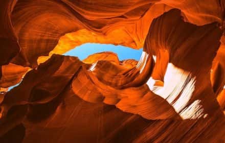 Lower vs Upper Antelope Canyon