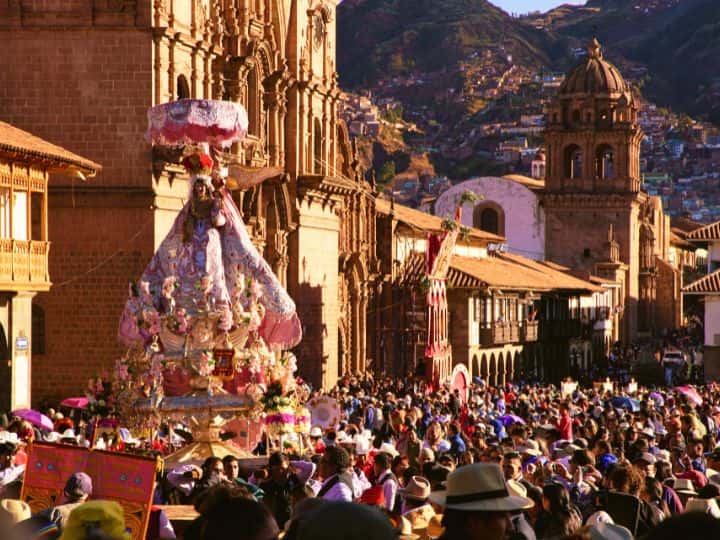 Activities in Cusco Plaza de Armas in Cusco