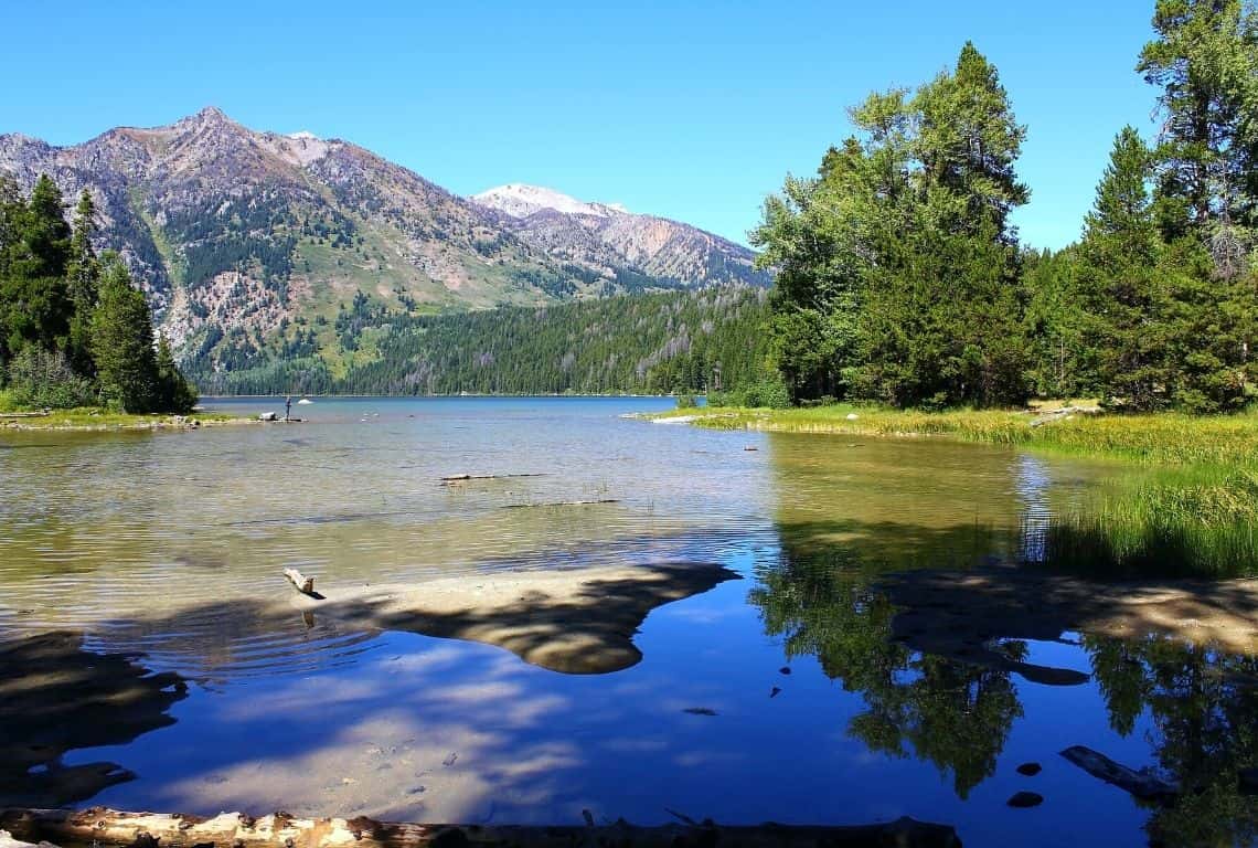 Grand Teton Tips Leigh Lake in Grand Teton
