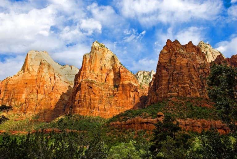 13 Best Stops on Scenic Drive in Zion National Park (Useful Maps
