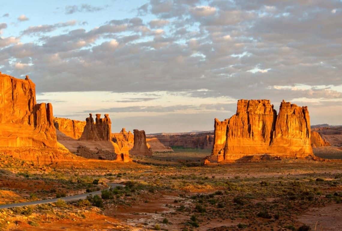 Scenic Drive in Arches Couthouse Towers Viewpoint in Arches National Park