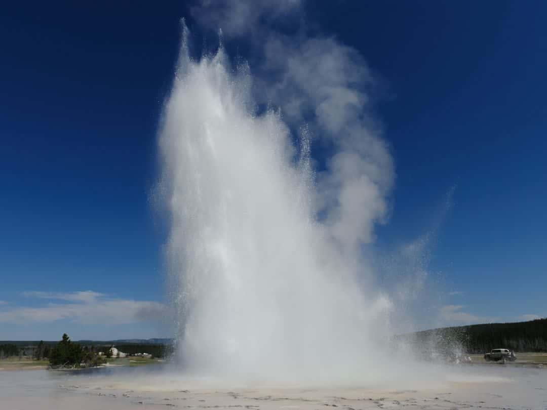 Firehole Lake Drive - Great Fountain Geyser