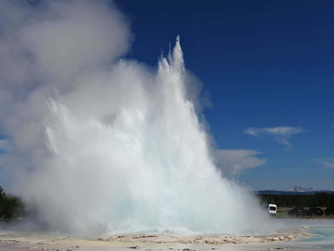 Firehole Lake Drive - Great Fountain Geyser