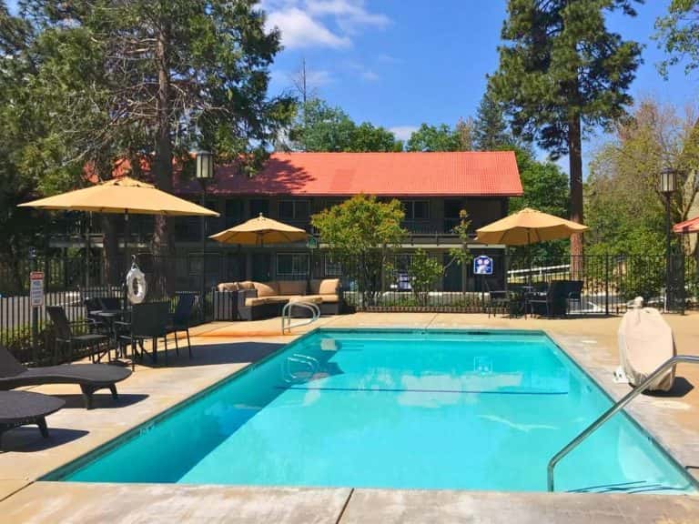 5 Towns Near Yosemite (with Best Places to Stay and Eat) • Intrepid Scout