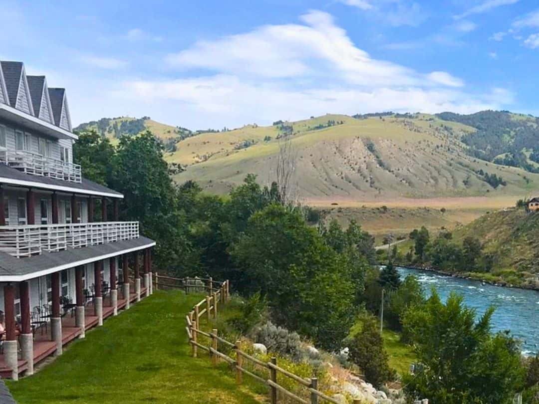 Where to Stay When Visiting Yellowstone
