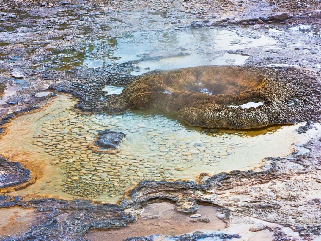 Guide to the Upper Geyser Basin Guide to the Upper Geyser Basin