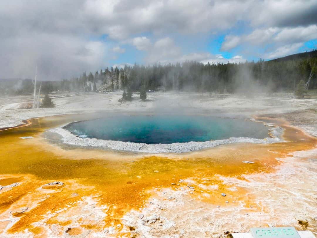 Guide to the Upper Geyser Basin Crested Pool