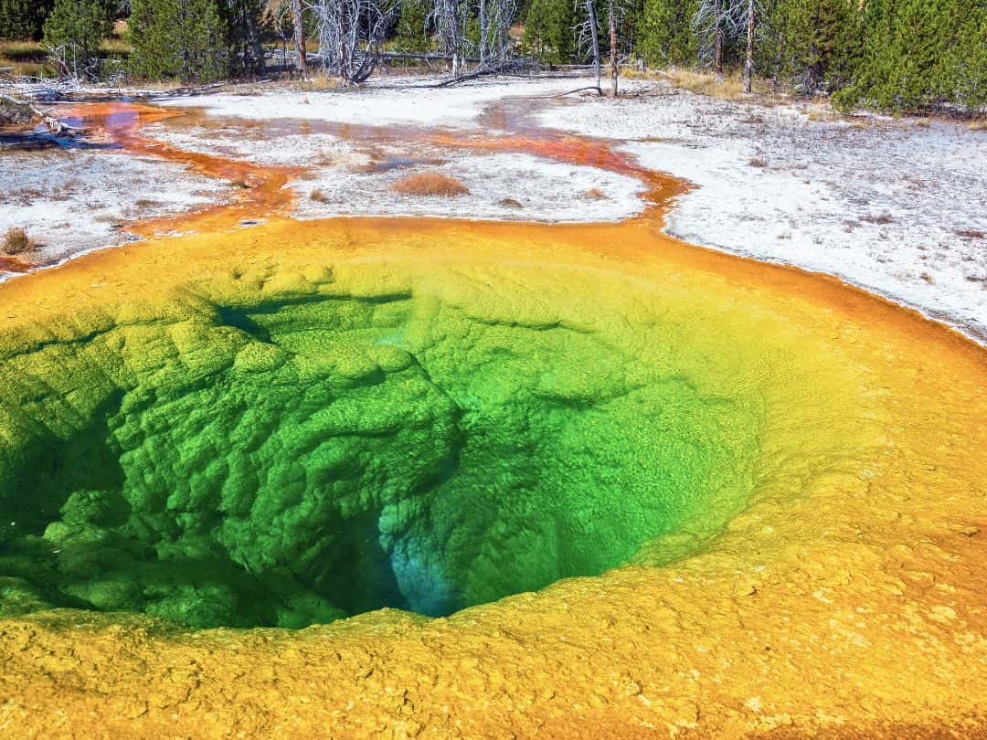 Guide to the Upper Geyser Basin Morning Glory Pool