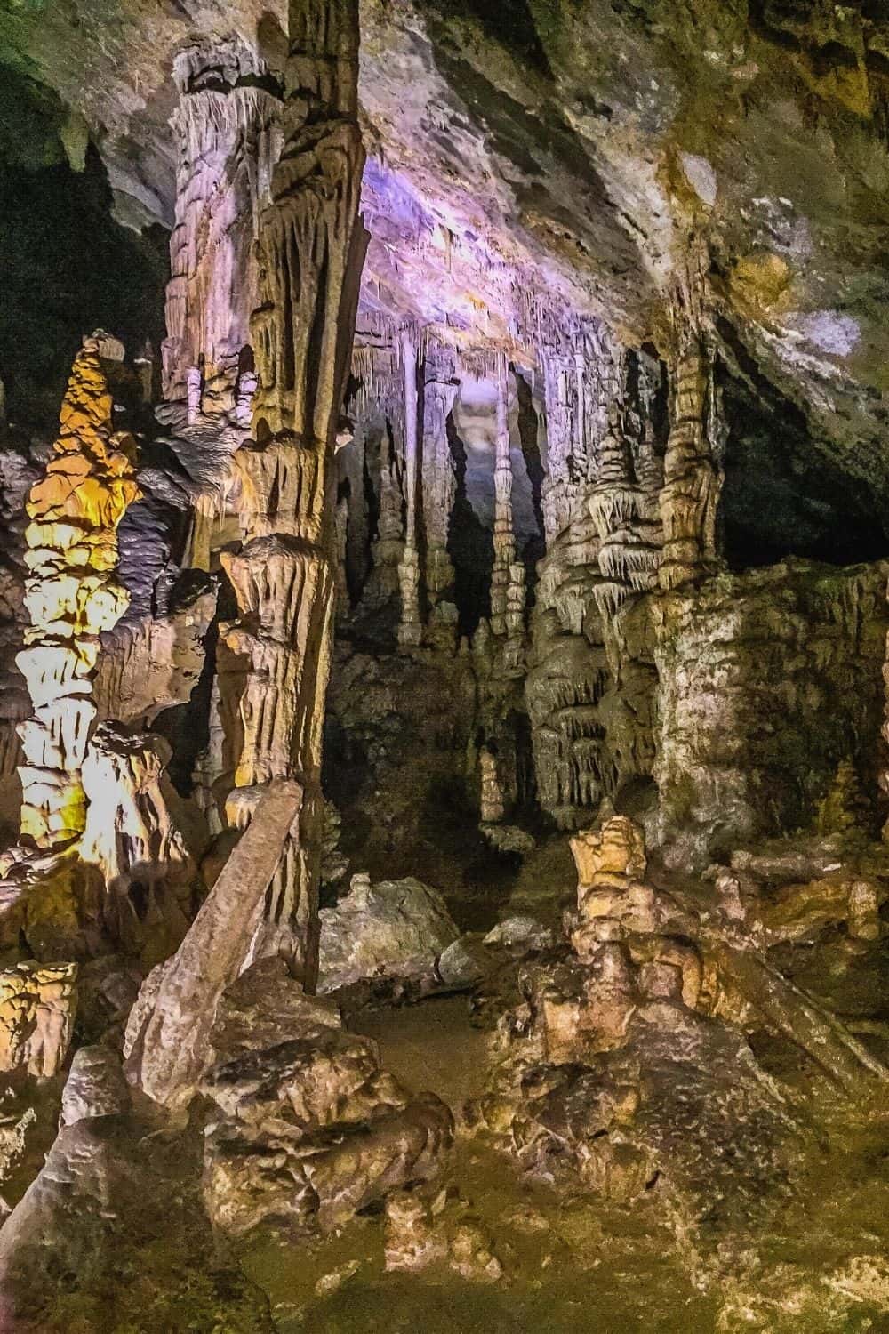 Lewis and Clark Caverns