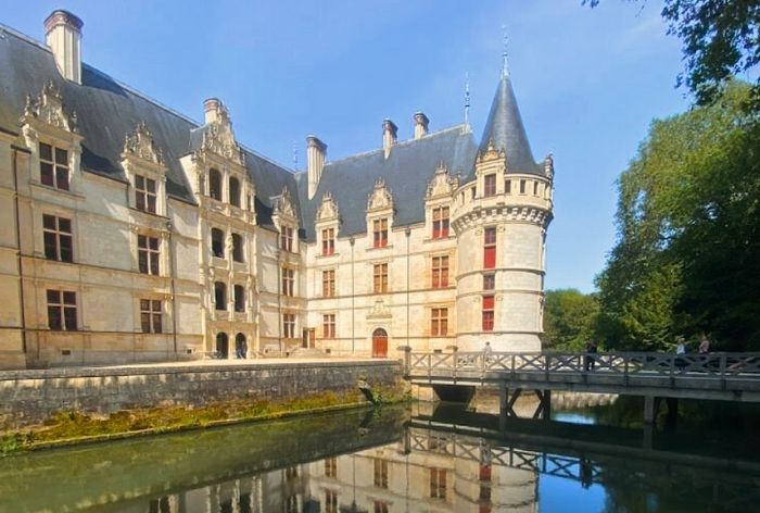 What to See at Chateau d'Azay-le-Rideau Château d'Azay-le-Rideau